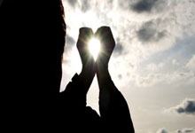 黑白直播nba-阿尔希拉尔球迷现场助威，球队士气高涨