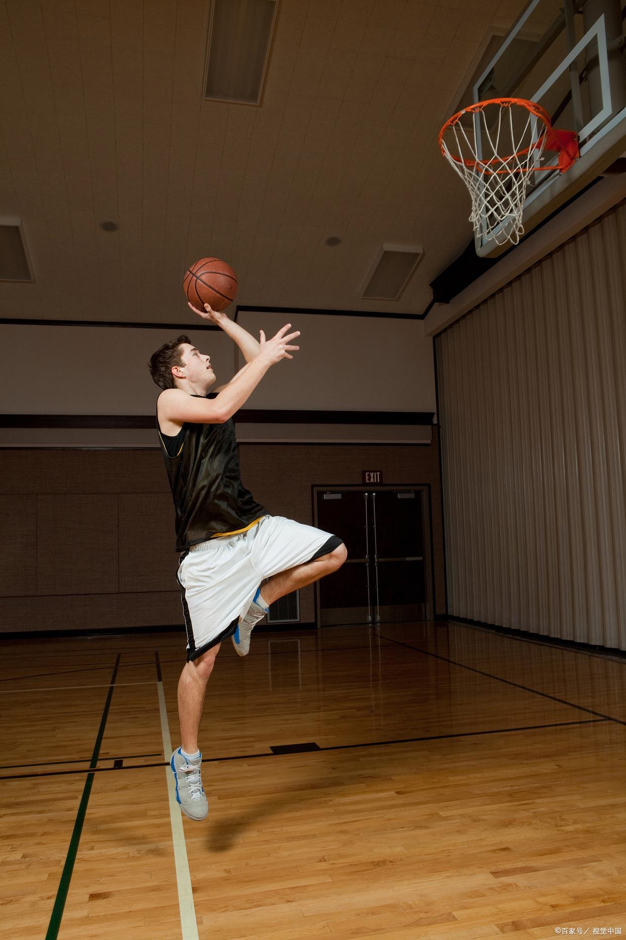 包含紧张激烈！职业篮球赛场上球员的投篮实力的词条