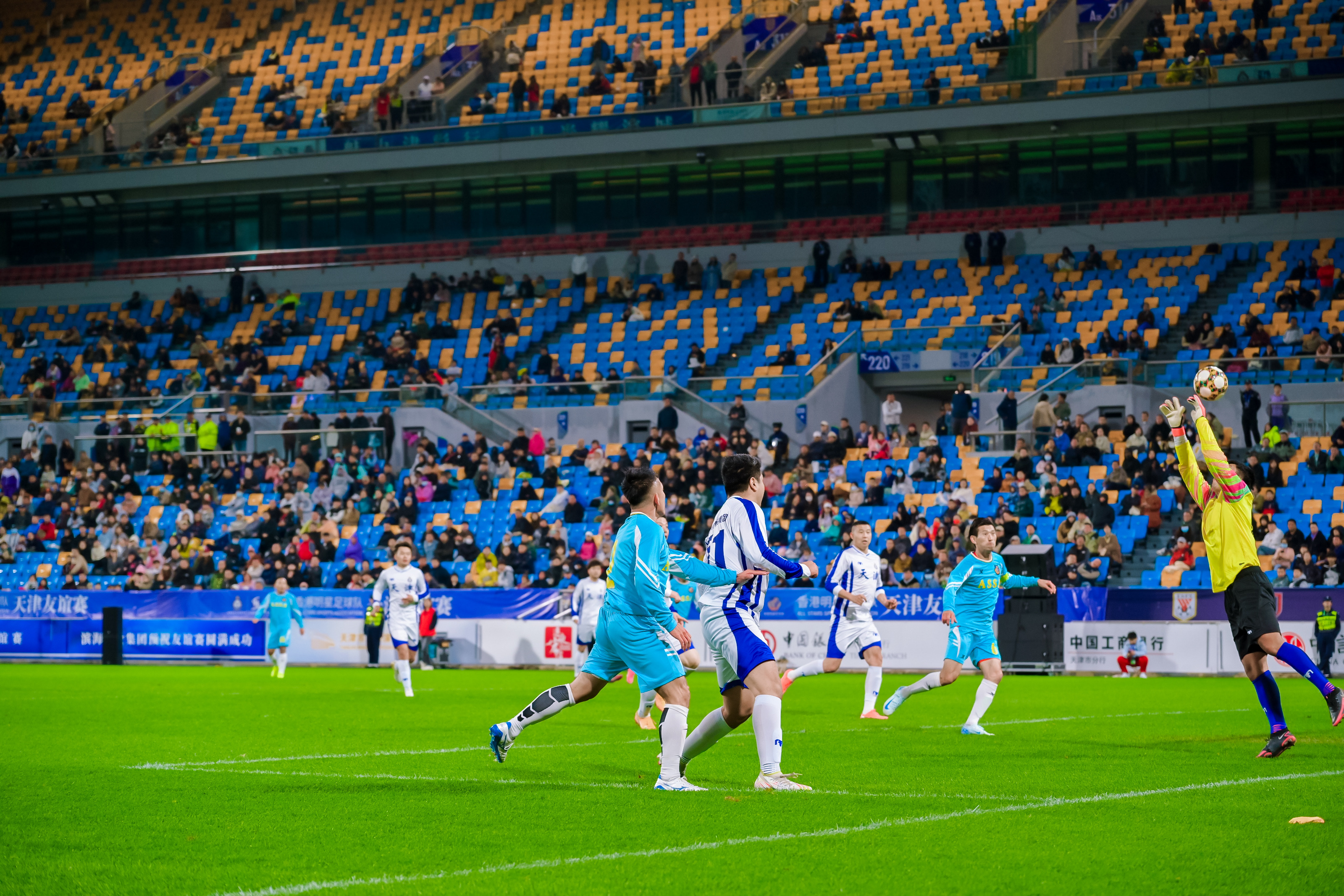 顶级足球联赛的强队争霸引人瞩目 顶级足球联赛的强队争霸引人瞩目