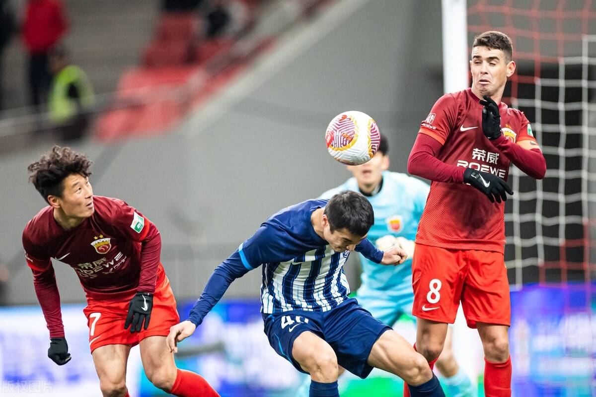 包含上港遭遇三连败，危险线上躲不过的词条