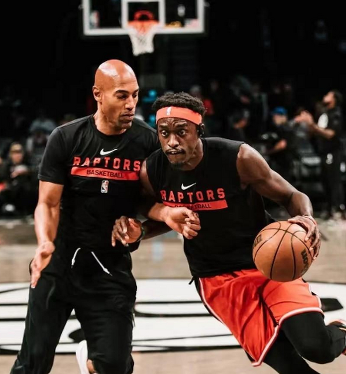 猛龙队选手在比赛中表现出色 猛龙队选手在比赛中表现出色