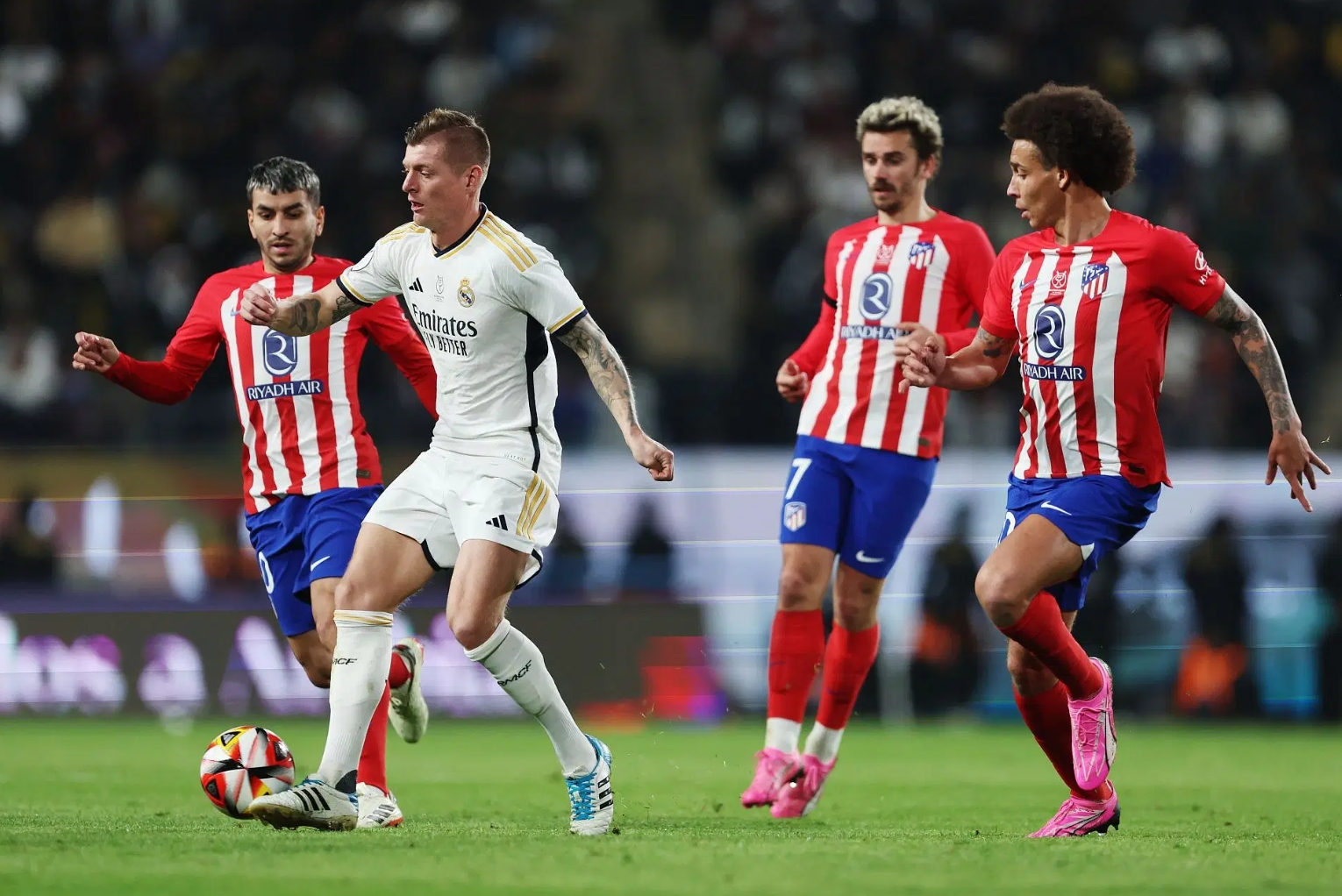 关于马德里竞技遭遇两连败，欧冠前景蒙上阴影的信息