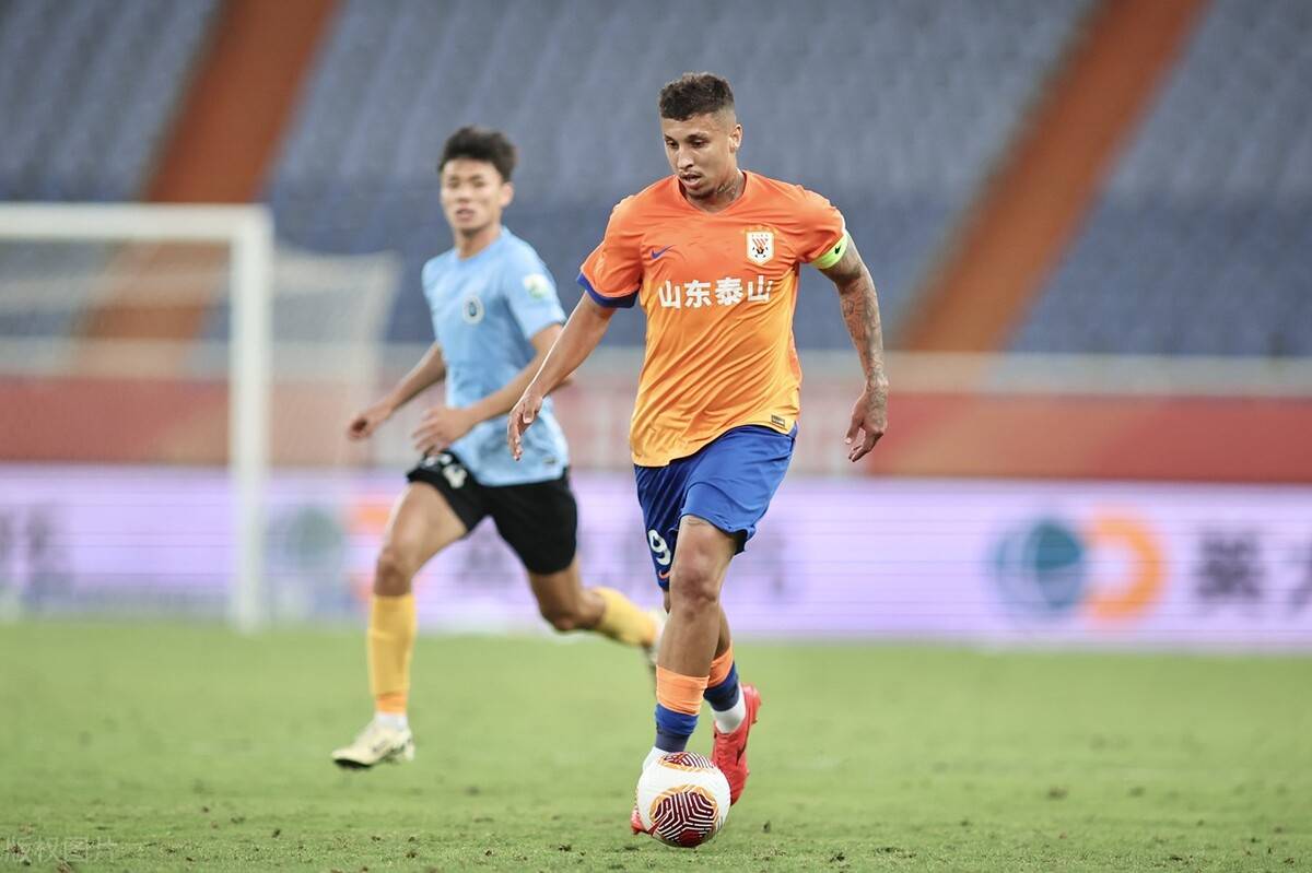 鲁能主场战平恒大,保持不败 鲁能主场战平恒大,保持不败