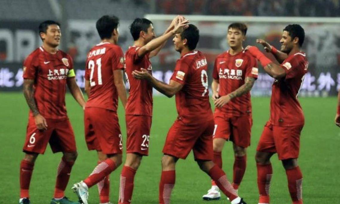 上港轻松击败富力，实力表现令人敬佩