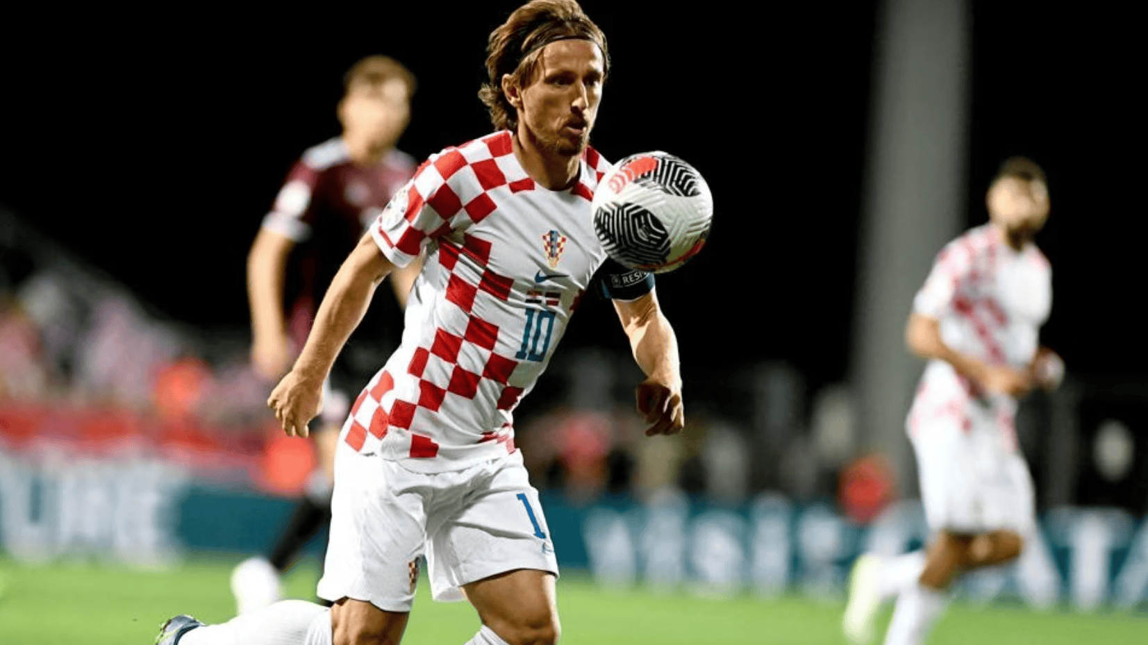 克罗地亚队球员训练备战欧洲资格赛 克罗地亚队球员训练备战欧洲资格赛