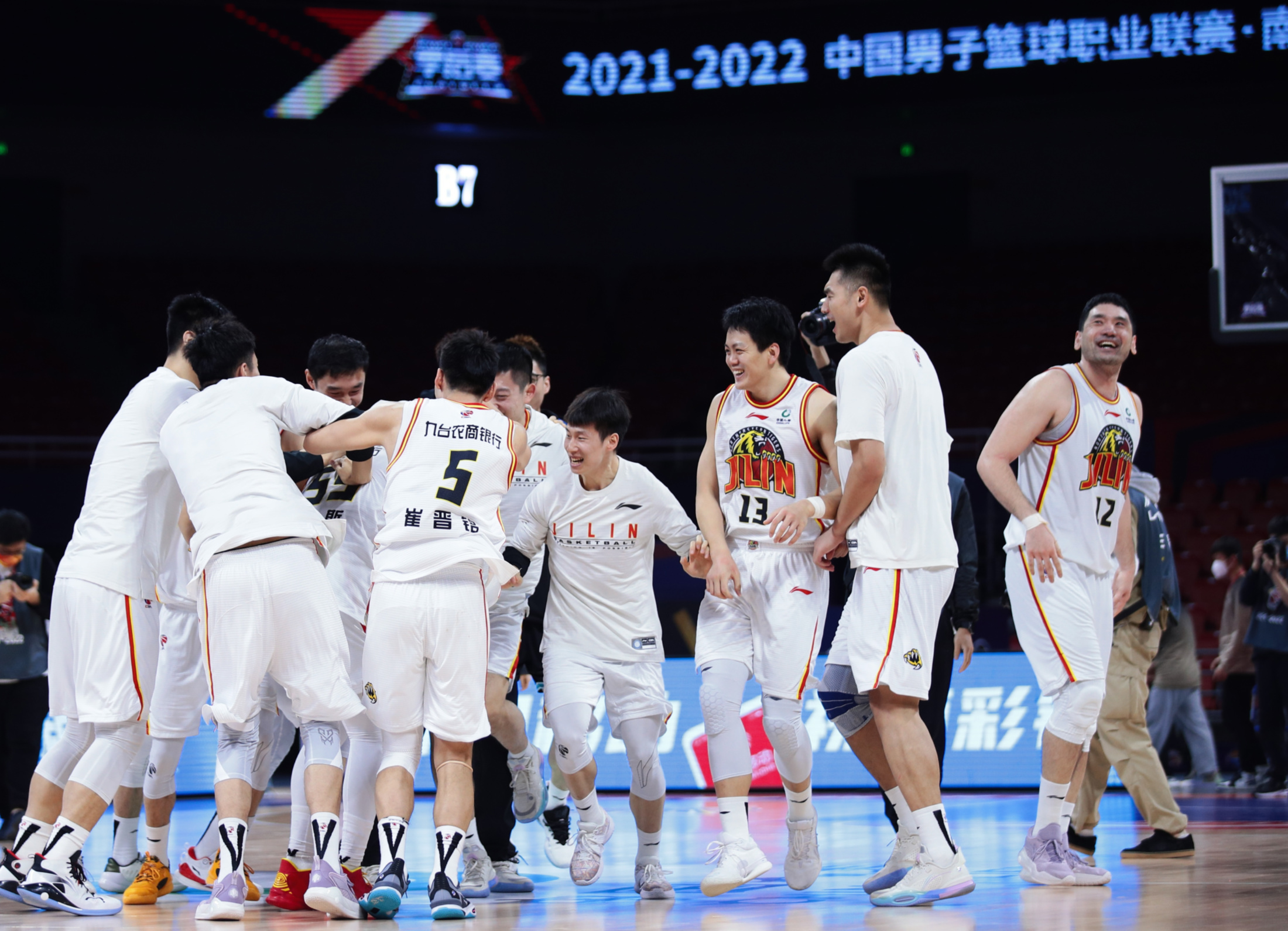 精湛技术展露无遗，球员实力超群的简单介绍