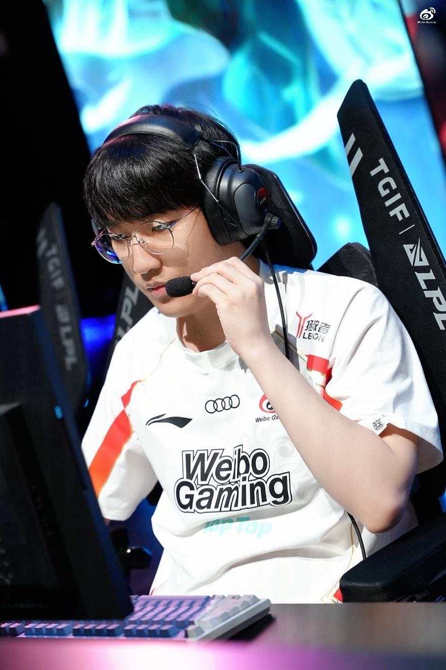 黑白直播网-MAD力克WBG，Scout操刀奇招英雄翻盘入围赛3:2（洛杉矶）