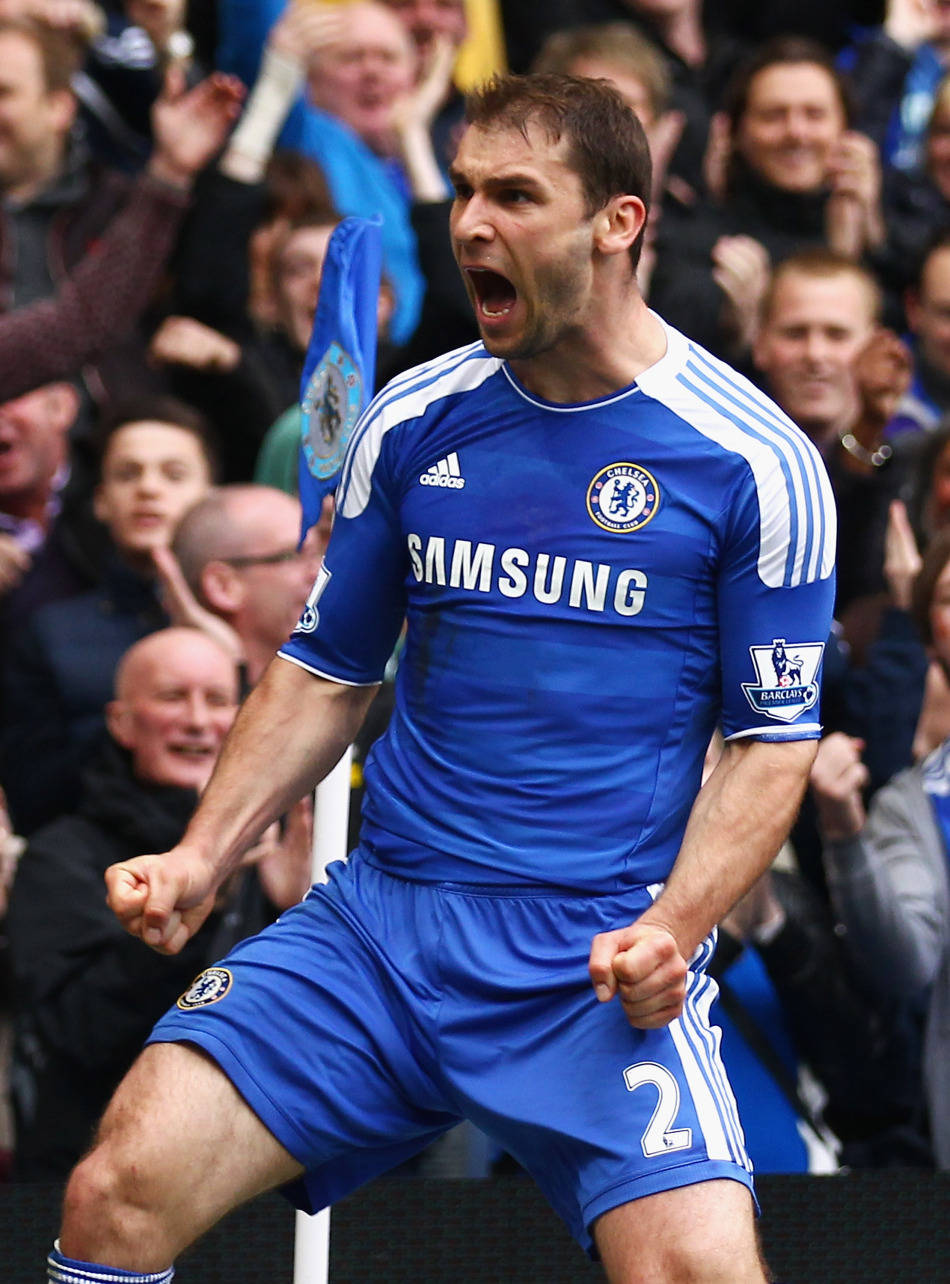 黑白直播在线观看-切尔西防线崩溃，球迷呼吁重建防守体系！