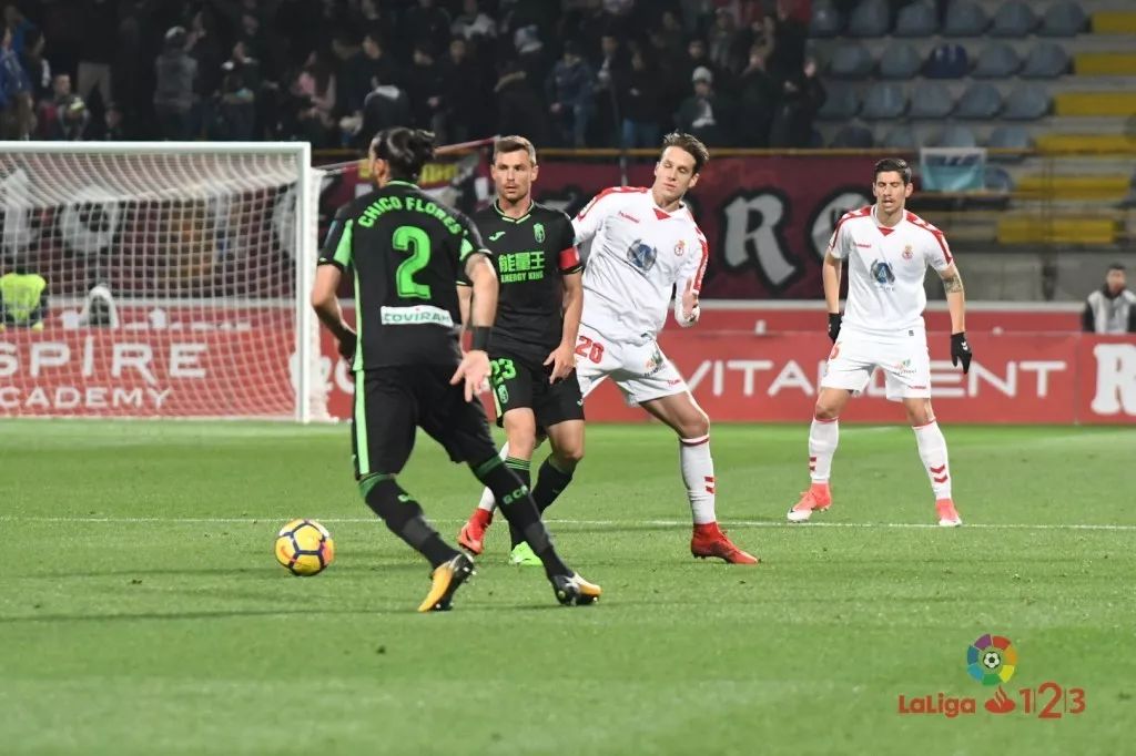 格拉纳达取得关键胜利，晋级淘汰赛