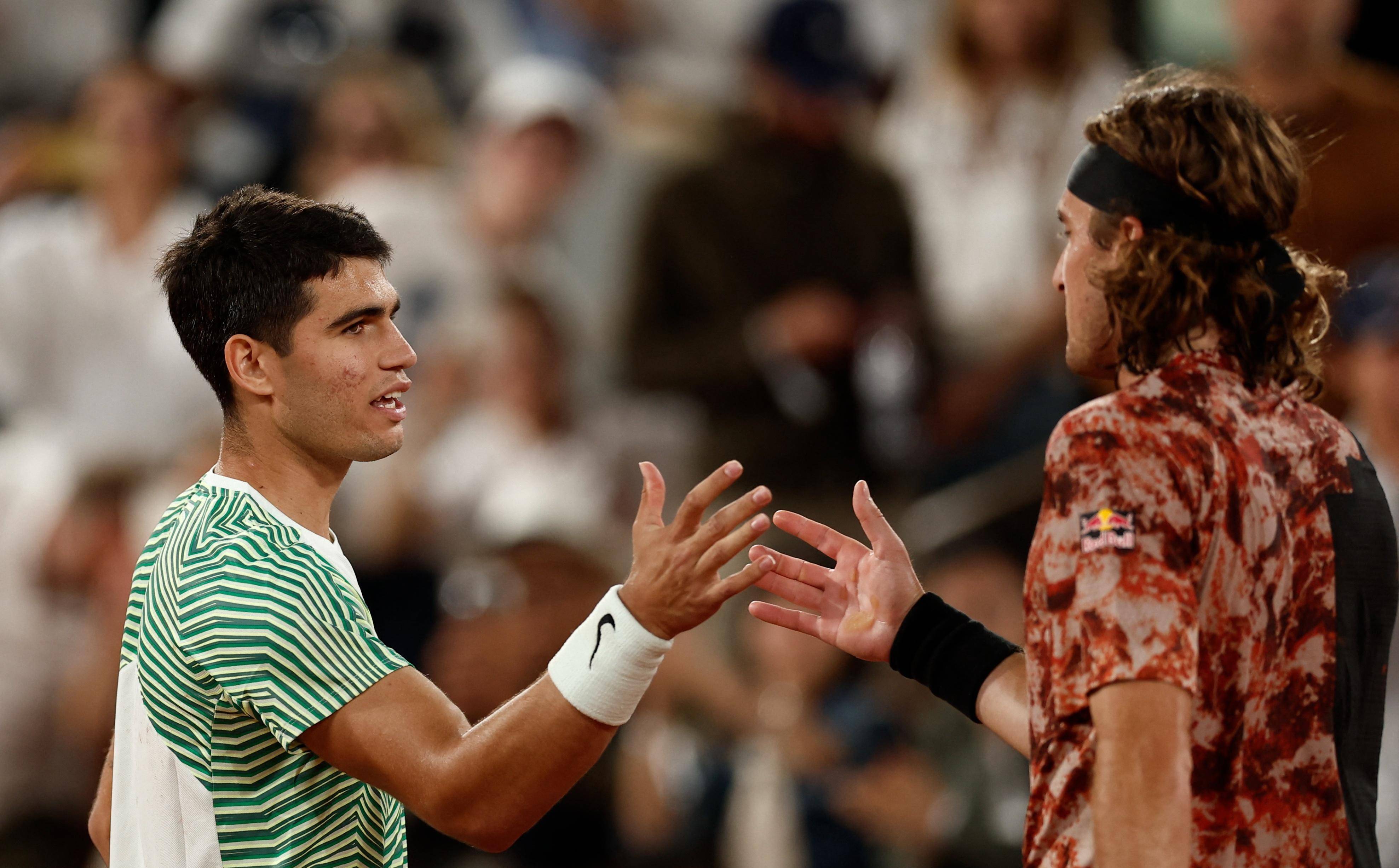 西班牙网球队碾压英国网球队，西西帕斯送出助攻的简单介绍