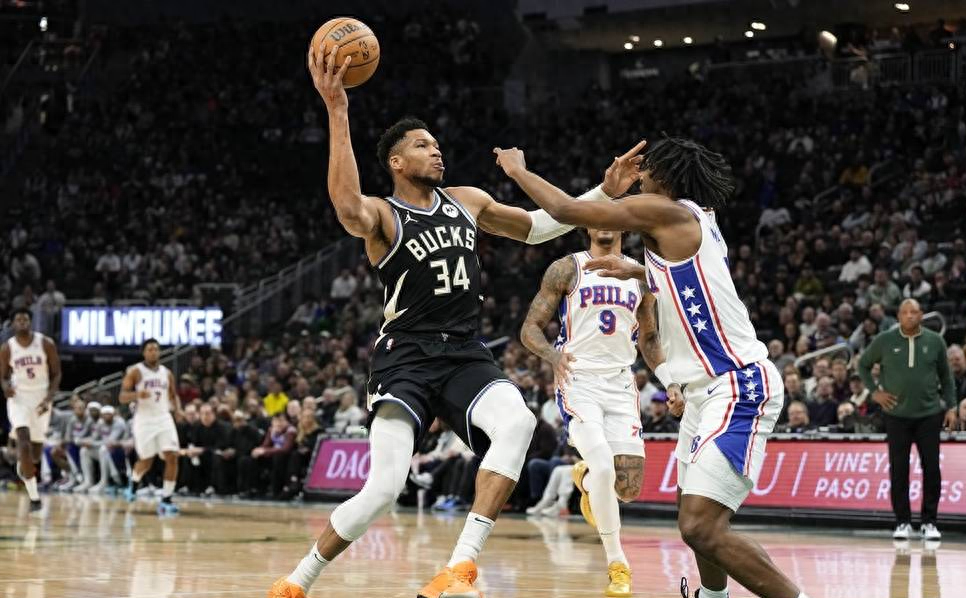 黑白直播nba在线观看-包含雄鹿大胜魔术，字母哥展现脚踏天地之势的词条