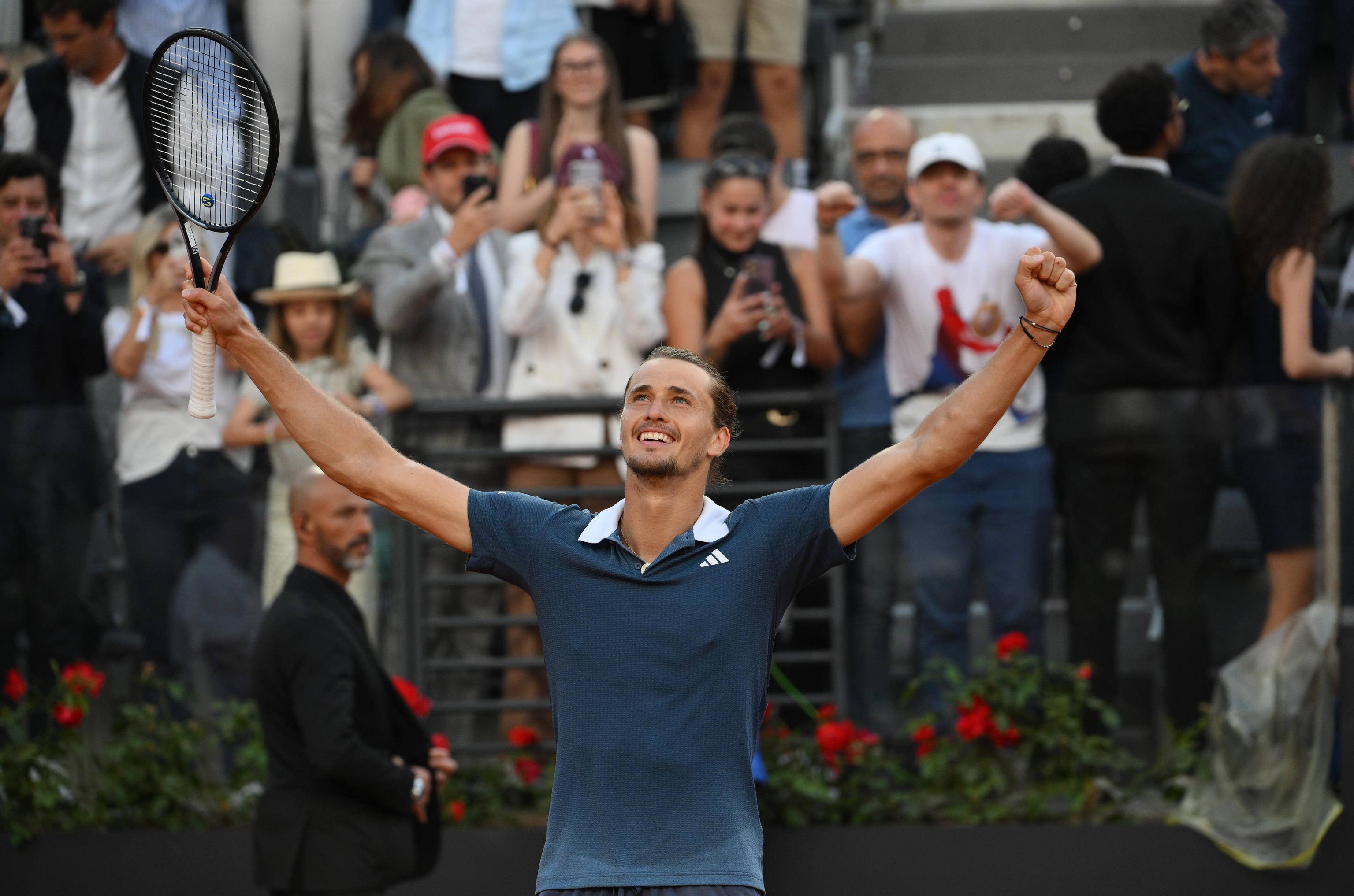 意大利网球队碾压西班牙网球队，兹维列夫打破历史纪录