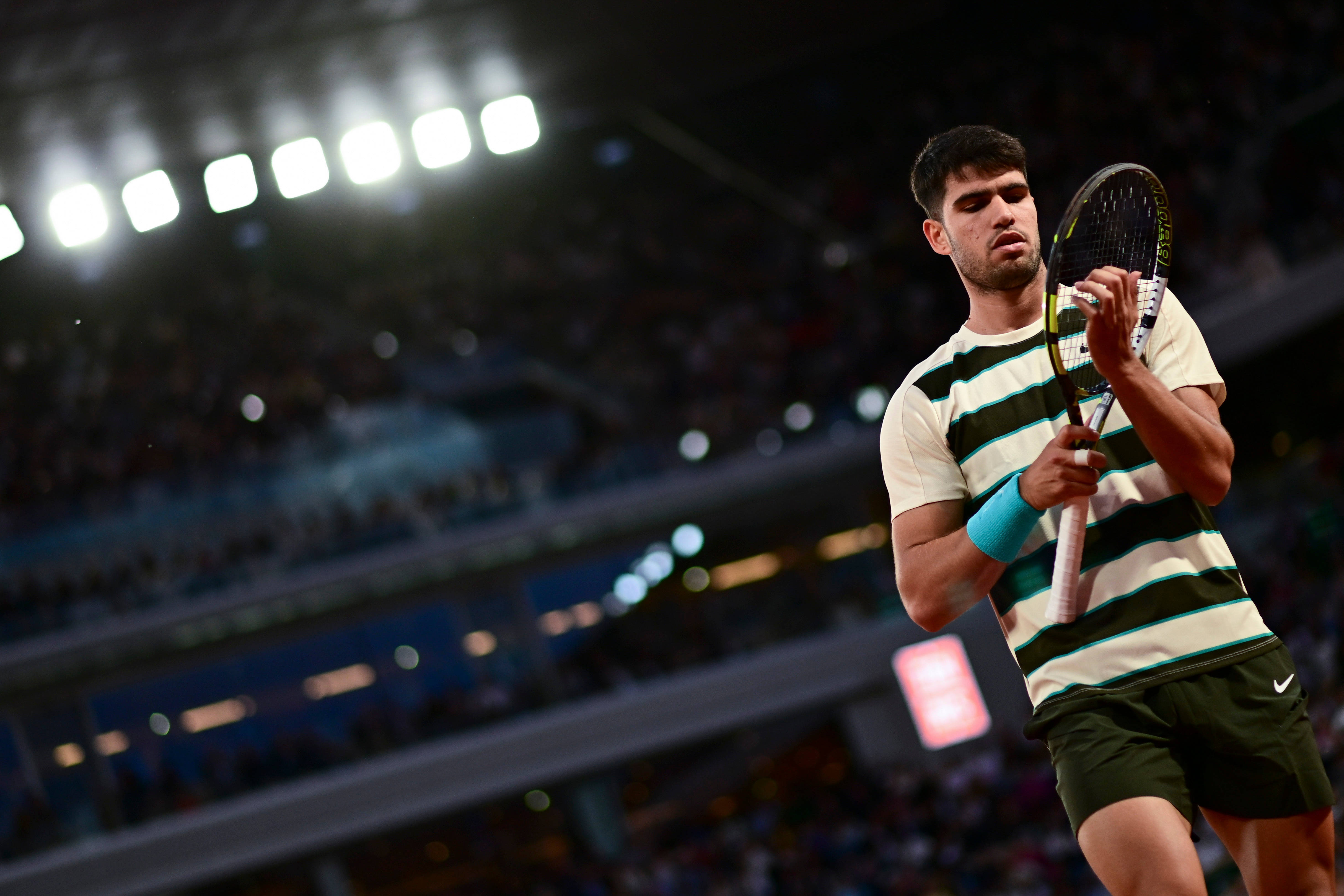 黑白直播在线观看-意大利网球队翻盘美国网球队，阿尔卡拉斯制霸全场