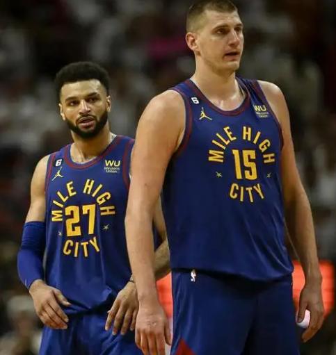 雄鹿碾压山西队，约基奇刷新纪录