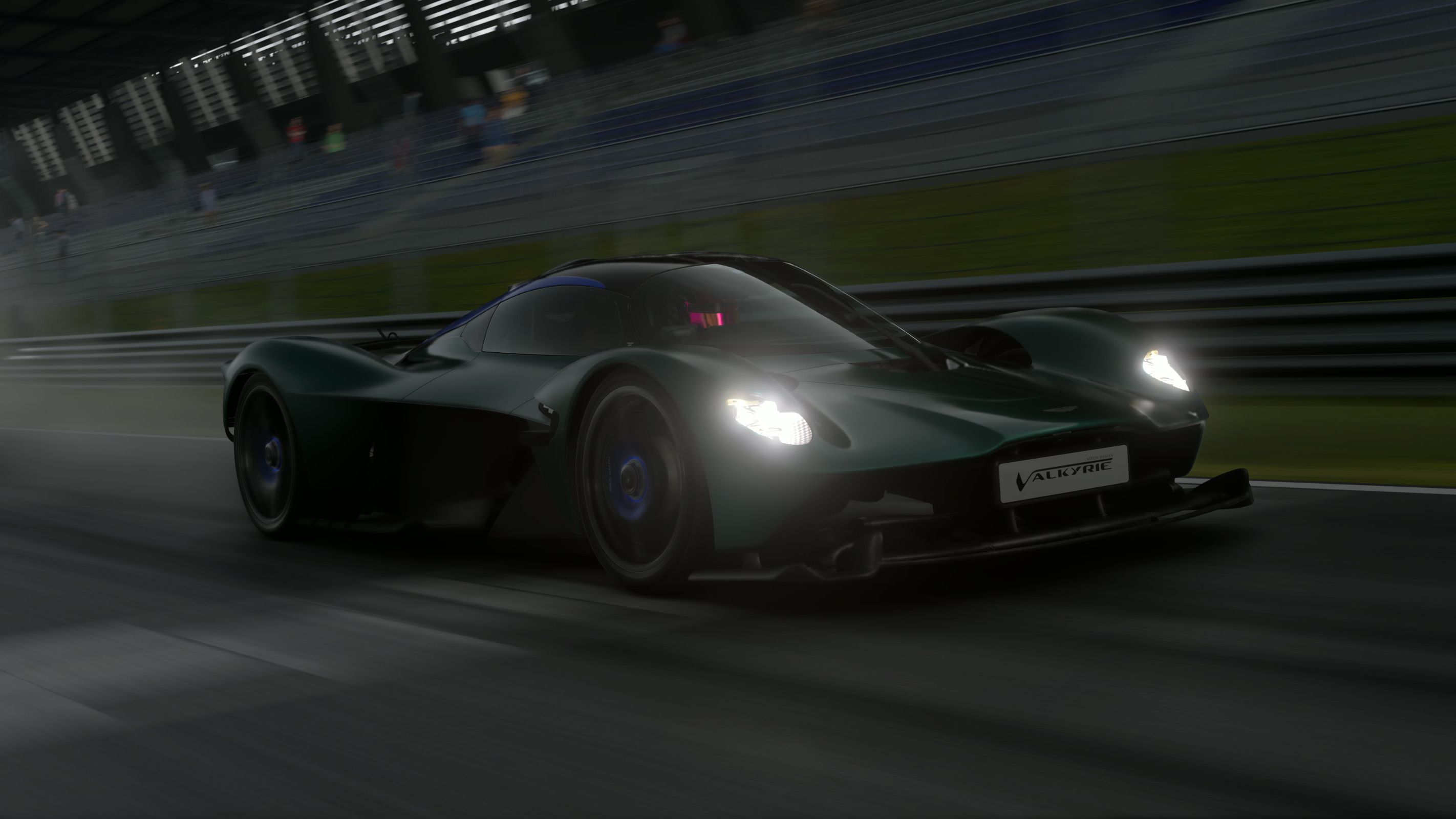 黑白直播在线观看-梅赛德斯绝杀阿斯顿马丁，拉塞尔惊艳四座