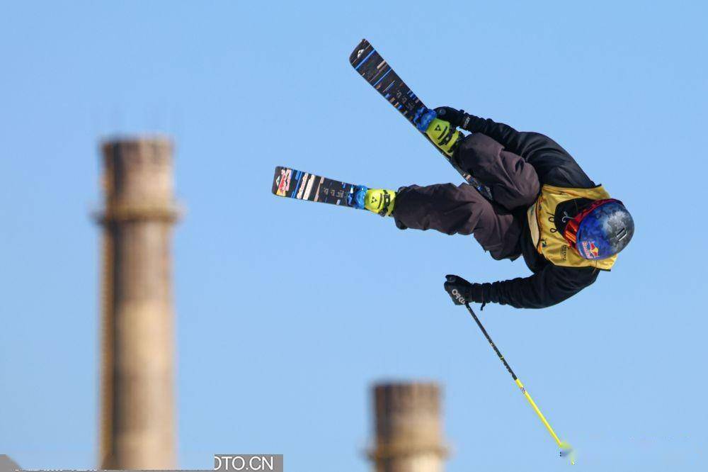 瑞士滑雪选手实力无敌,夺得冠军头衔 瑞士滑雪选手实力无敌,夺得冠军头衔