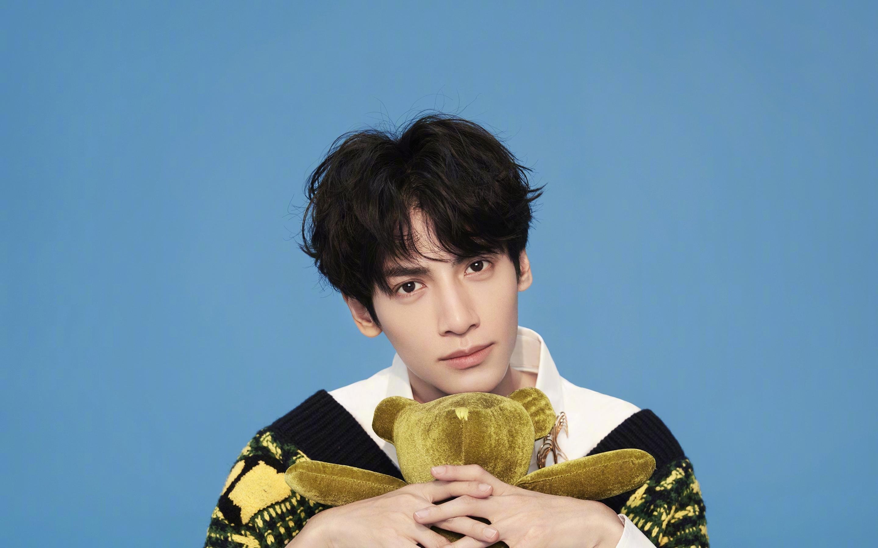 黑白直播体育-绿茵场上的东方剑客，李刚仁西决生死战接管比赛，拜仁斩落卡塔尔资本阴影