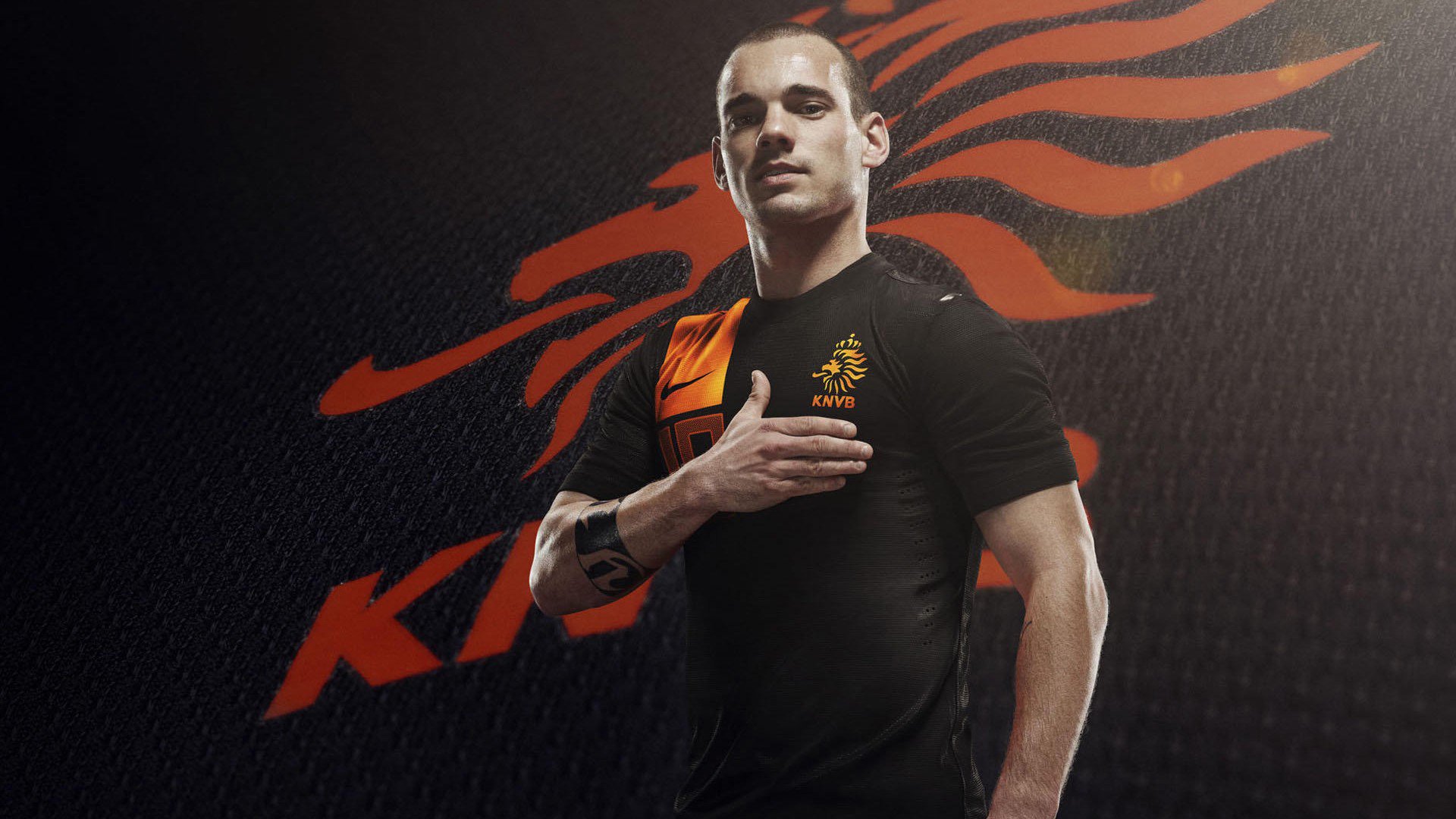 亚洲风暴与古典中锋，绿茵场的战术折叠