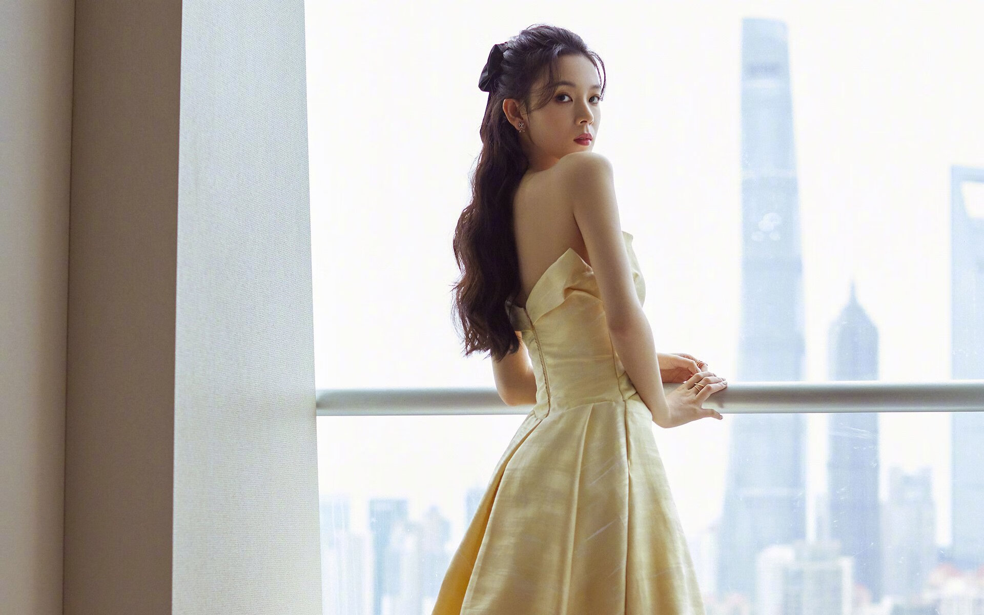 破晓时分,当超级巨星在寂静中爆裂