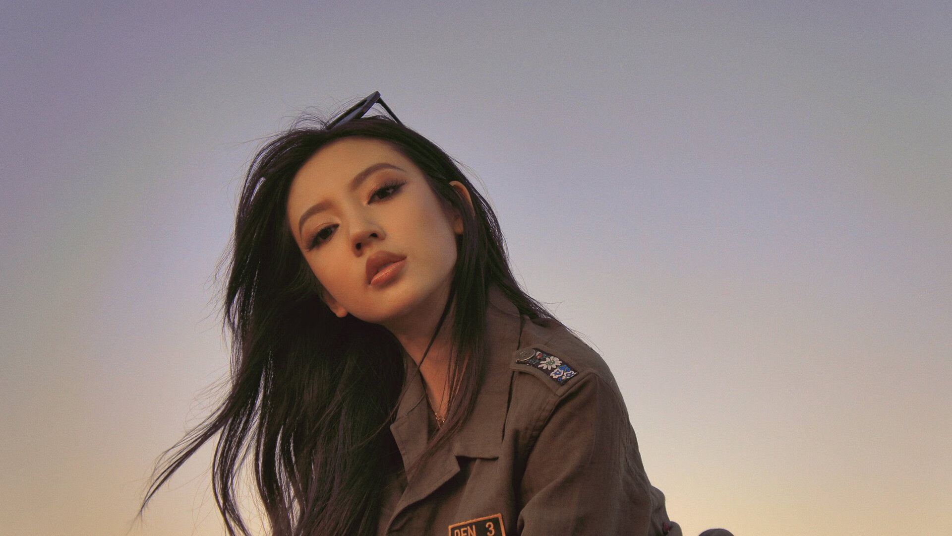 黑白直播-烈焰铁蹄踏破寒夜，杜兰特关键时刻独舞，公牛正面击溃深圳队