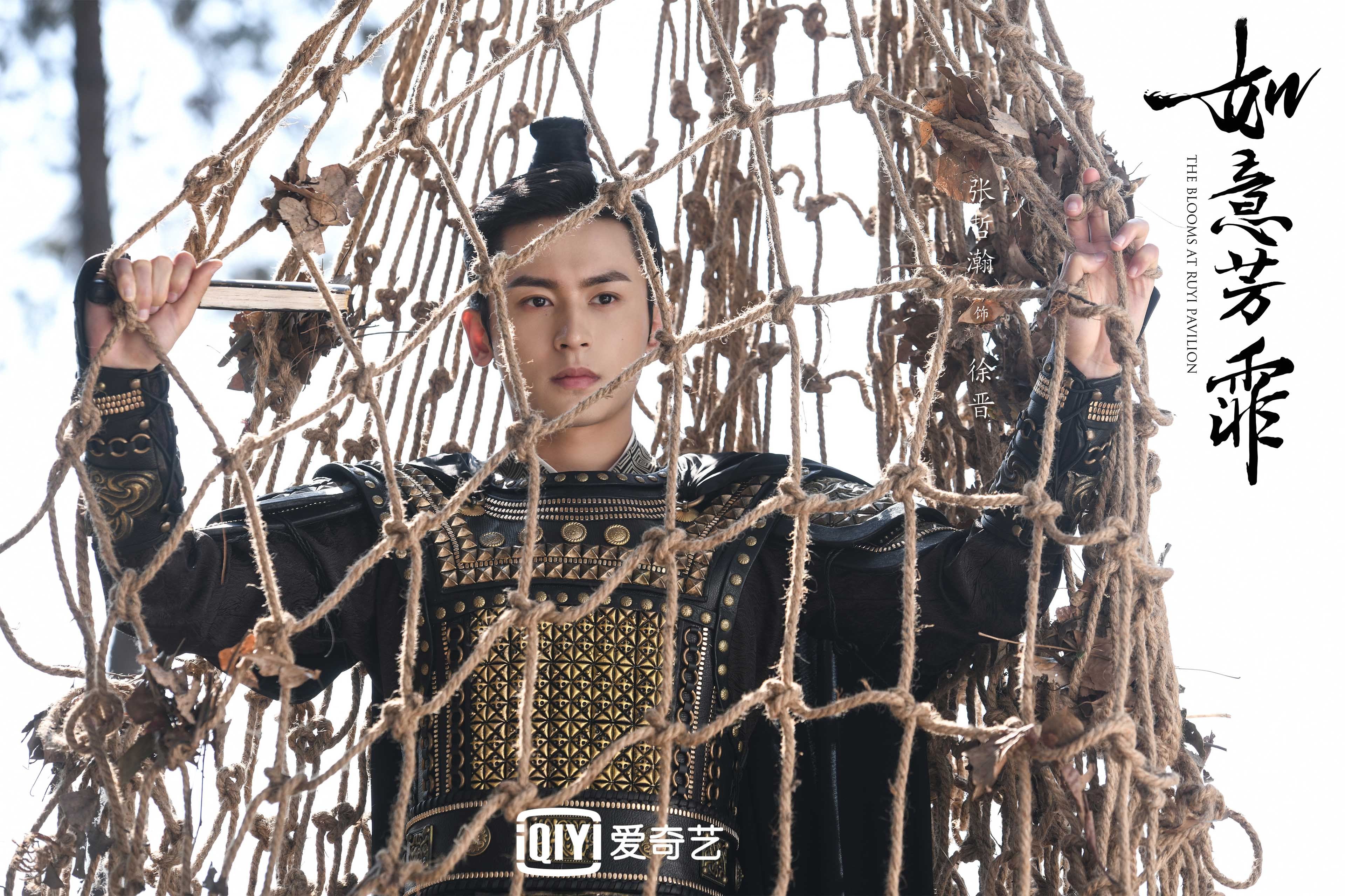 黑白直播免费体育直播-F1开跑，德罗赞叫停，当赛道轰鸣遇上篮球绝杀，悬念被谁提前清空？