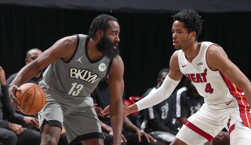 上海队关键战突围新疆队，哈登在F1街道赛接管比赛